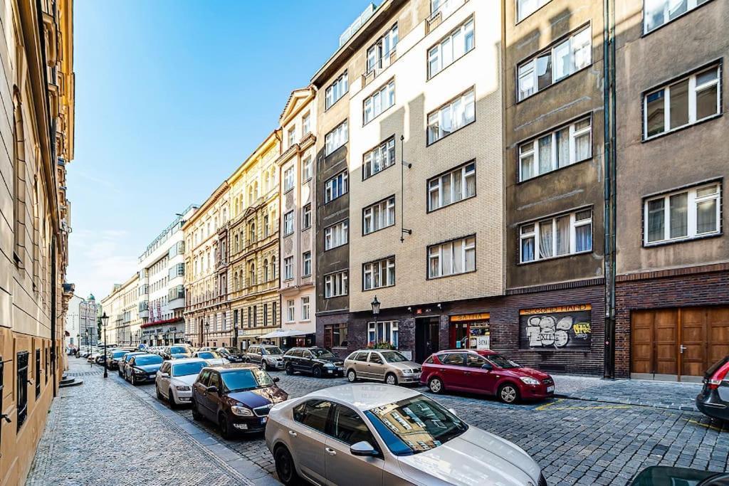Cozy Old Town Stay - 1-Bedroom Apartment Praga Zewnętrze zdjęcie